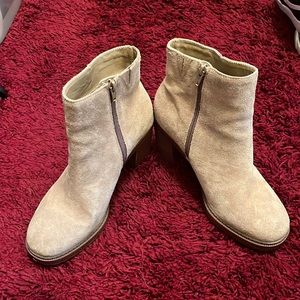 Crown Vintage tan heeled boot
